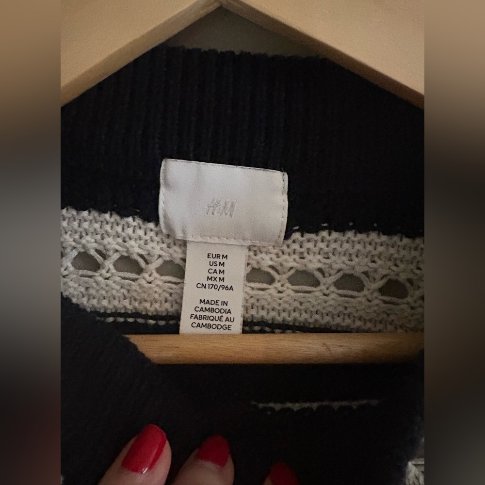 H&M Chunky Eyelet Knit Jumper: - Picture 2 of 5